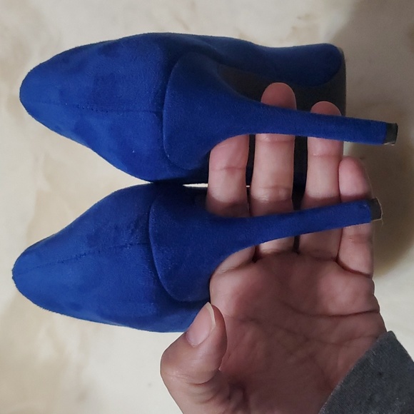 Pointed toe heels - Picture 3 of 4